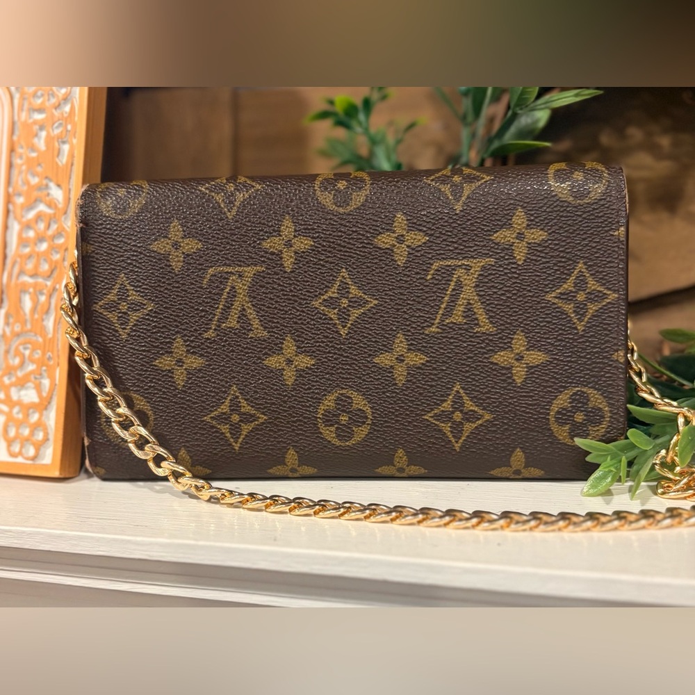 Authentic Vintage Louis Vuitton Monogram Sarah Wallet - Picture 2 of 12